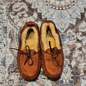 UGG Dakota Moccasin Slippers Chestnut Suede - Women's Size 8
